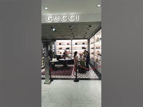 Breuninger Gucci Corner .